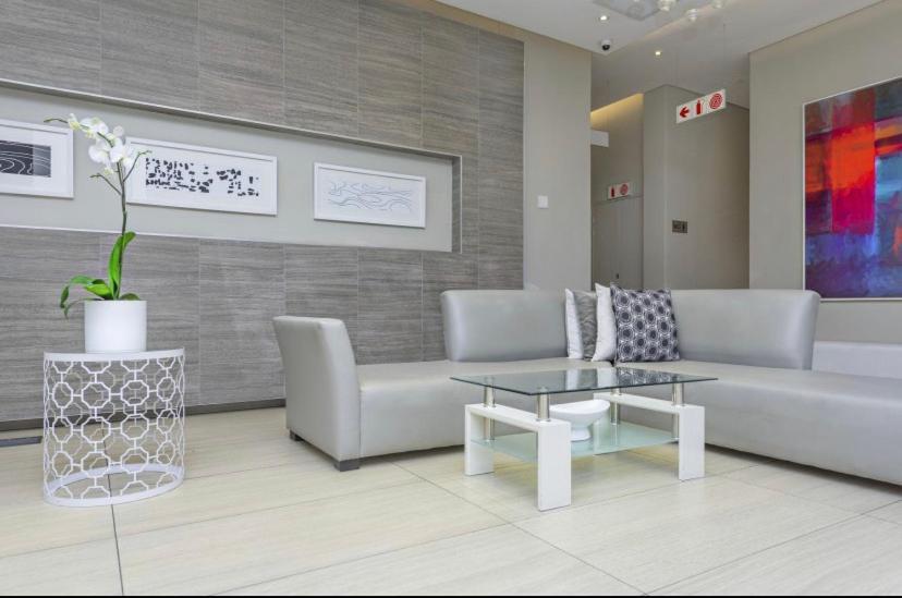 Sandton Luxury Apartment Johannesburg Esterno foto